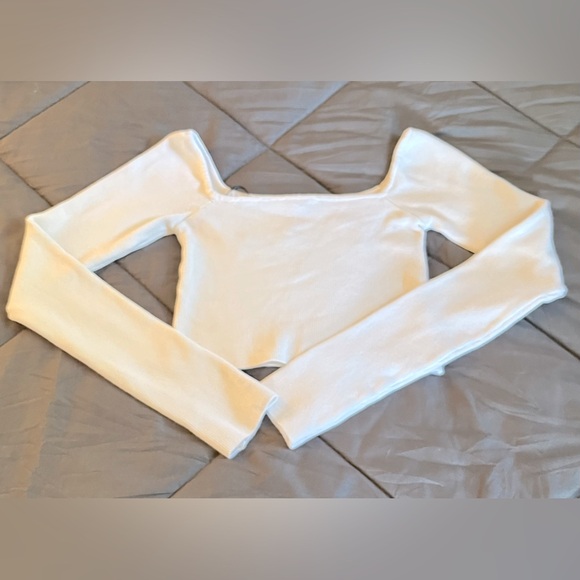 FOREVER 21 Women's White Knit Sweater Long-Sleeve Crop Top. Size: Small. - Picture 3 of 6